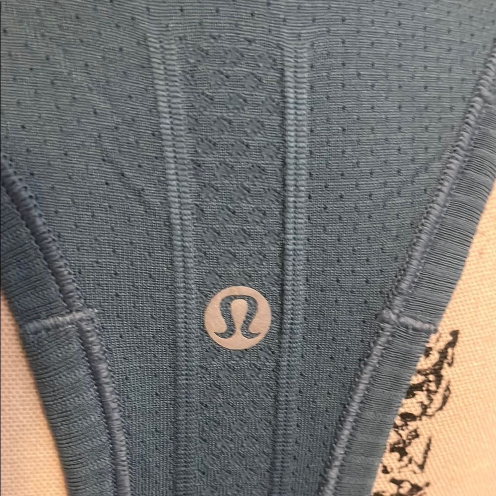 Lululemon Athletic Blue Tank Top Athleisure Gym Workout Yoga Hiking - Picture 7 of 11